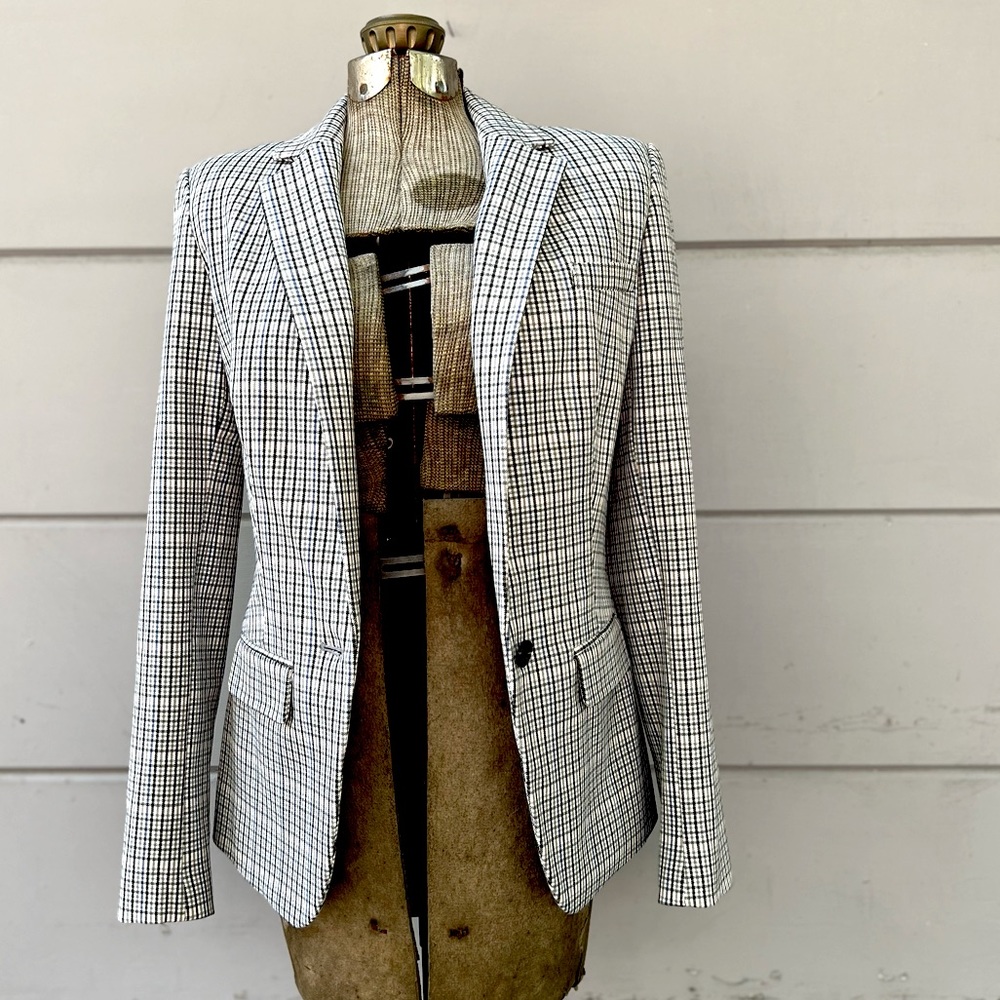 NWT, A Sweet NEW DAY blue and gray plaid Blazer..  Size 2-4 - Picture 7 of 9